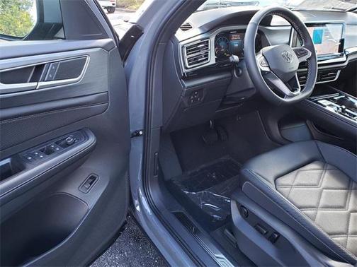 2026 Volkswagen Atlas Cross Sport 2.0T SE w/Technology 4MOTION