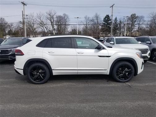 2025 Volkswagen Atlas Cross Sport 2.0T SEL