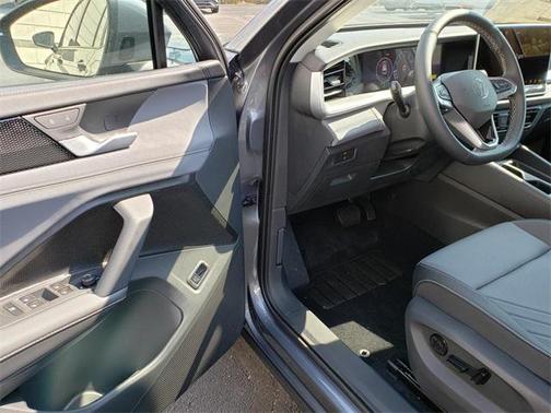 2025 Volkswagen Tiguan 2.0T SE 4MOTION