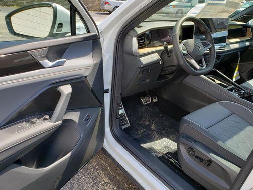 Opal White 2026 Volkswagen Tiguan 2.0T SEL R-Line 4MOTION