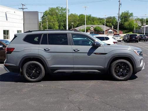 2025 Volkswagen Atlas 2.0T Peak Edition