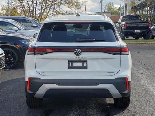 2025 Volkswagen Tiguan 2.0T SE 4MOTION