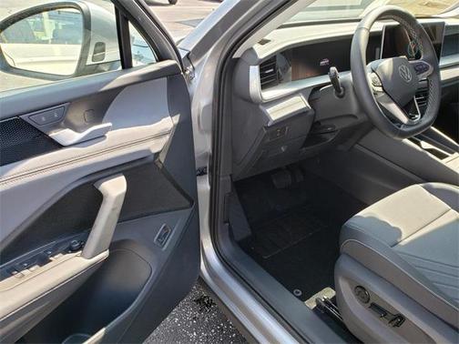 2025 Volkswagen Tiguan 2.0T SE 4MOTION