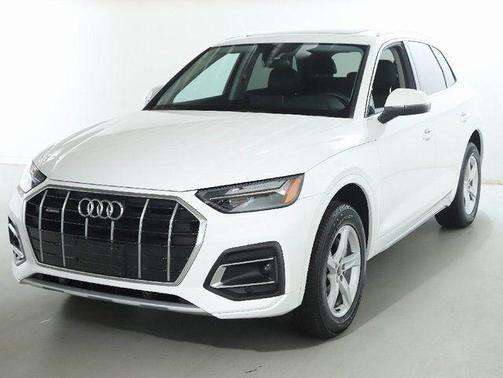 Ibis White 2023 Audi Q5 40 Premium