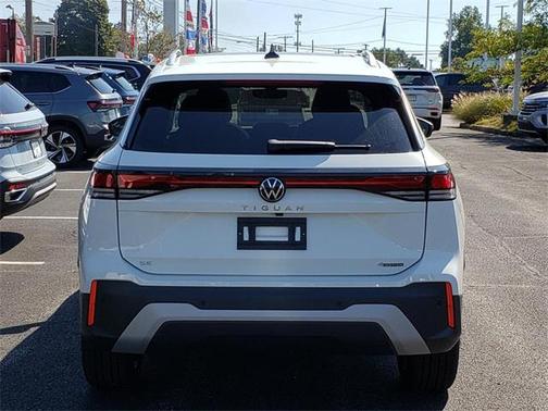 2025 Volkswagen Tiguan 2.0T SE 4MOTION