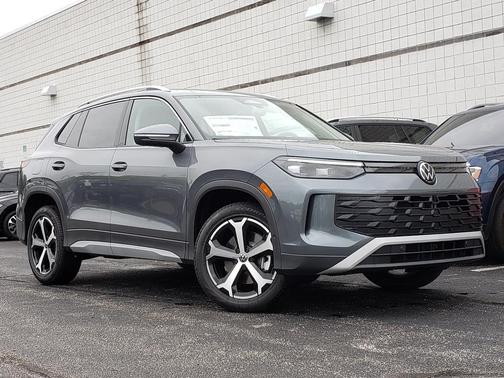 platinum gray metallic 2026 Volkswagen Tiguan 2.0T SE 4MOTION