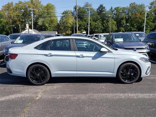 2025 Volkswagen Jetta 1.5T SE