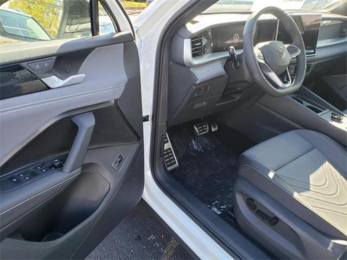 2025 Volkswagen Tiguan 2.0T SE R-Line Black 4MOTION