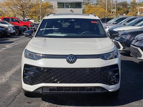 2025 Volkswagen Tiguan 2.0T SE R-Line Black 4MOTION