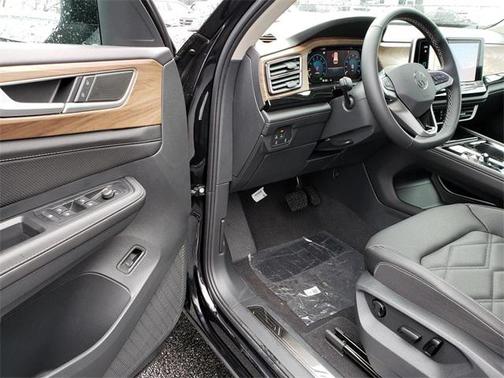 2026 Volkswagen Atlas 2.0T SE w/Technology 4MOTION