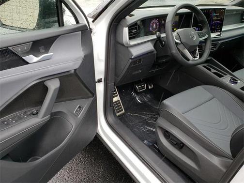 2025 Volkswagen Tiguan 2.0T SE R-Line Black 4MOTION