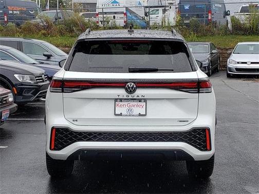 2025 Volkswagen Tiguan 2.0T SE R-Line Black 4MOTION