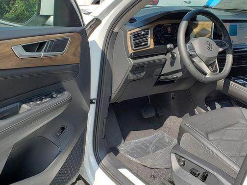 2026 Volkswagen Atlas 2.0T SE w/Technology 4MOTION