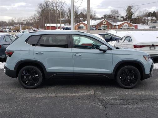 2026 Volkswagen Taos SE