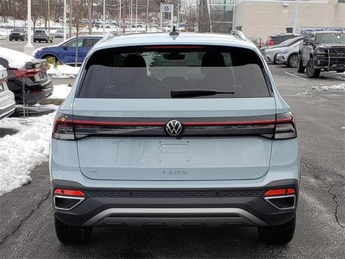2026 Volkswagen Taos SE