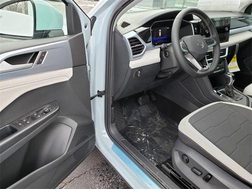 2026 Volkswagen Taos SE