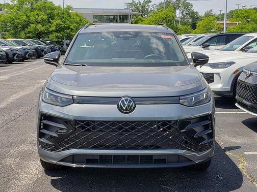 platinum gray metallic 2026 Volkswagen Tiguan 2.0T SE R-Line Black 4MOTION