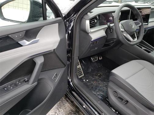 2026 Volkswagen Tiguan 2.0T SE R-Line Black 4MOTION