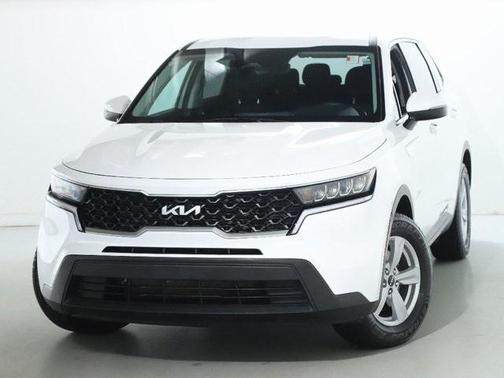 2022 Kia Sorento LX