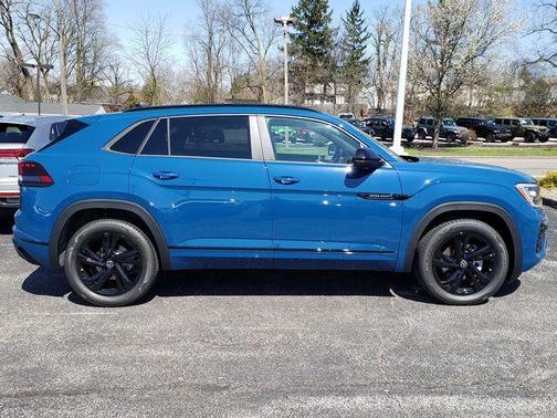 Blue Metallic 2026 Volkswagen Atlas Cross Sport 2.0T SEL