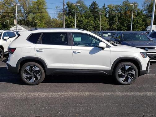 2025 Volkswagen Taos 1.5T SE