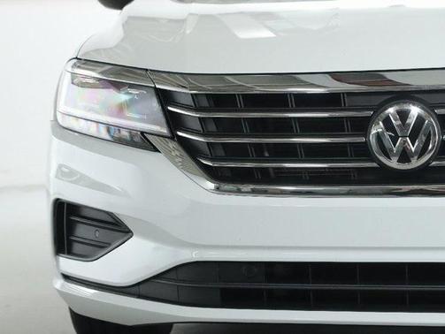 2022 Volkswagen Passat 2.0T Limited Edition
