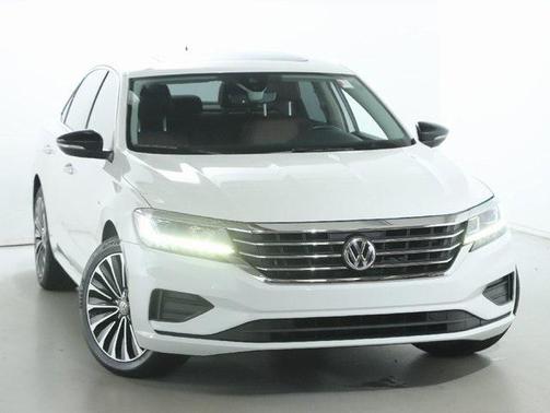 2022 Volkswagen Passat 2.0T Limited Edition
