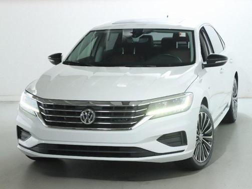 2022 Volkswagen Passat 2.0T Limited Edition