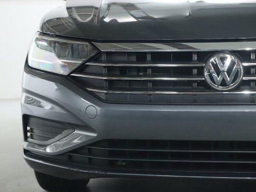 Platinum Gray Metallic 2021 Volkswagen Jetta 1.4T SE