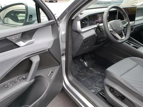 2025 Volkswagen Tiguan 2.0T SE 4MOTION