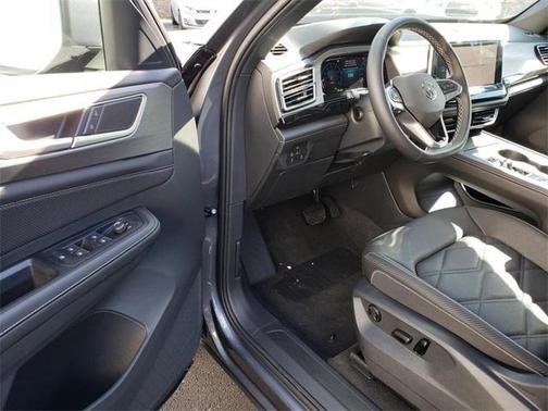 2025 Volkswagen Atlas Cross Sport 2.0T SE