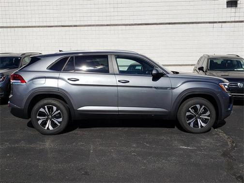 2025 Volkswagen Atlas Cross Sport 2.0T SE