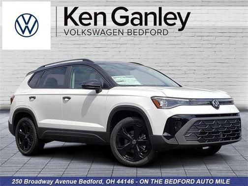 2025 Volkswagen Taos 1.5T SE Black