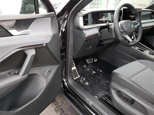 2026 Volkswagen Tiguan 2.0T SE R-Line Black 4MOTION