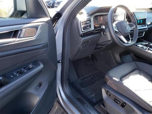 2026 Volkswagen Atlas Cross Sport 2.0T SE w/Technology 4MOTION