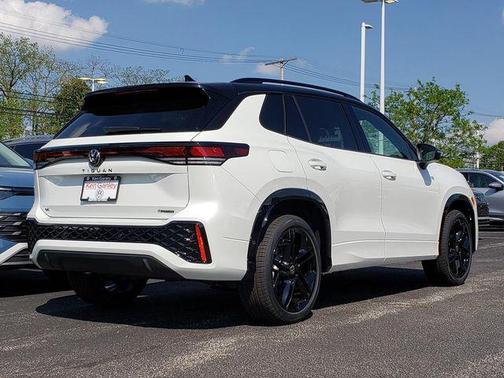 White 2026 Volkswagen Tiguan 2.0T SE R-Line Black 4MOTION
