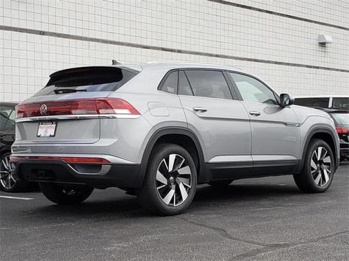 2025 Volkswagen Atlas Cross Sport 2.0T SE w/Technology