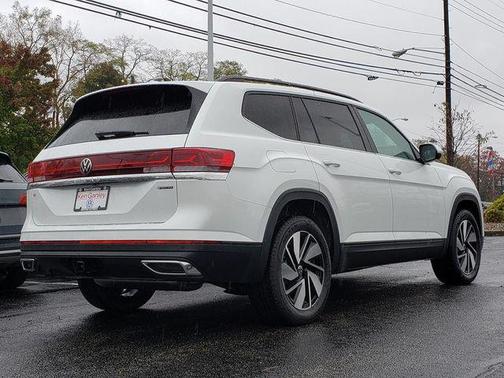 White 2026 Volkswagen Atlas 2.0T SE w/Technology 4MOTION