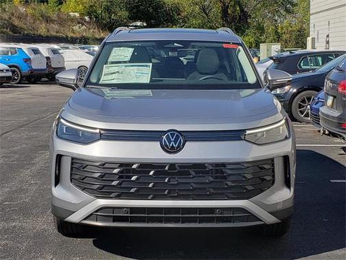 2025 Volkswagen Tiguan 2.0T SE 4MOTION