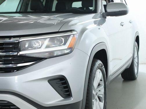 Pyrite Silver Metallic 2023 Volkswagen Atlas 3.6L SE w/Technology