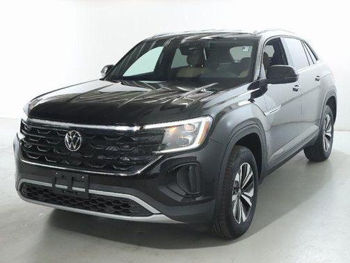 Deep Black Pearl 2025 Volkswagen Atlas Cross Sport 2.0T SE