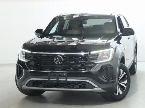 Deep Black Pearl 2025 Volkswagen Atlas Cross Sport 2.0T SE