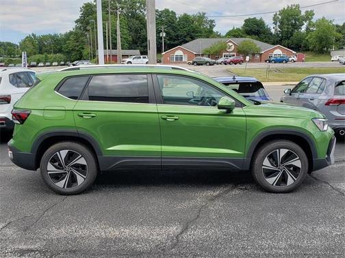 2025 Volkswagen Taos 1.5T SE