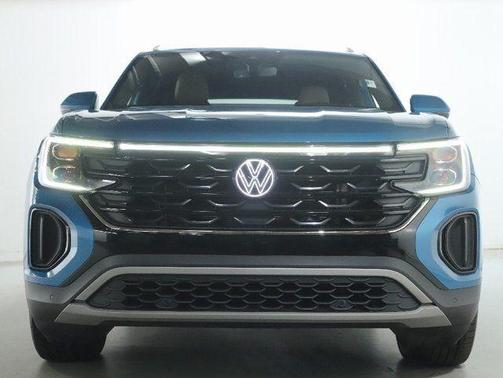 Kingfisher Blue Metallic 2024 Volkswagen Atlas Cross Sport 2.0T SE w/Technology