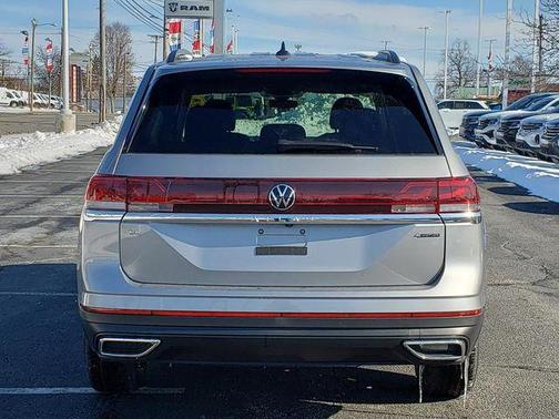 Silver Mist Metallic 2026 Volkswagen Atlas 2.0T SE