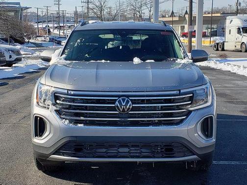 Silver Mist Metallic 2026 Volkswagen Atlas 2.0T SE
