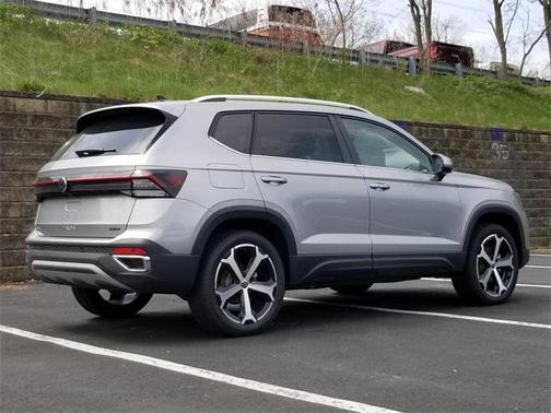 2025 Volkswagen Taos 1.5T SEL