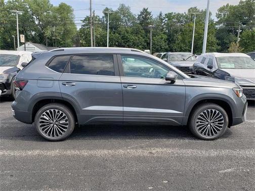 2025 Volkswagen Taos 1.5T SE