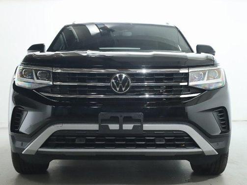 Deep Black 2023 Volkswagen Atlas Cross Sport 2.0T SE w/Technology 4MOTION