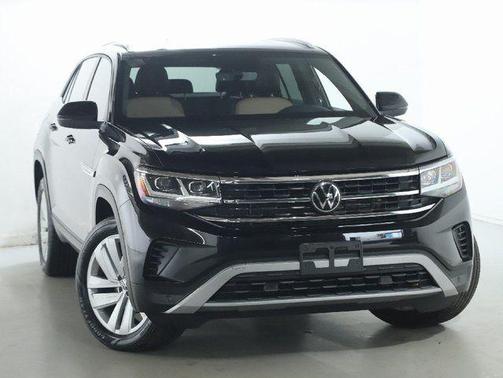 Deep Black 2023 Volkswagen Atlas Cross Sport 2.0T SE w/Technology 4MOTION